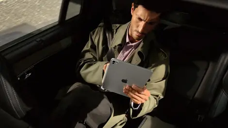 Apple ipad pro lifestyle 251015 big.jpg.large 2x