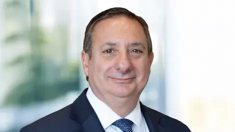 Joe locandro headshot