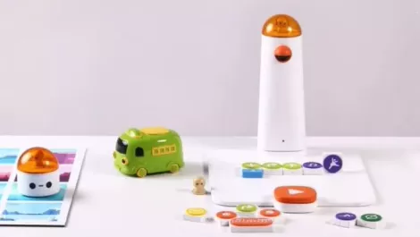 Robot tt