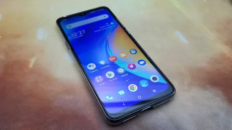 Tcl 20 se 02